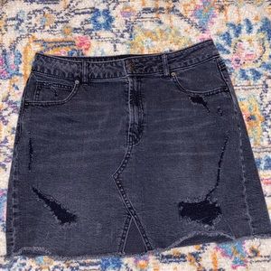 Black denim skirt!